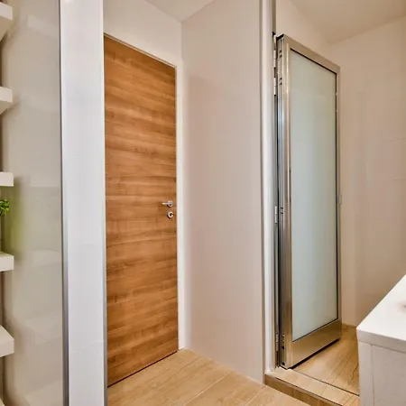 Spinola Park - The One Bedroom Loft דירה