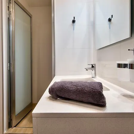 Spinola Park - The One Bedroom Loft