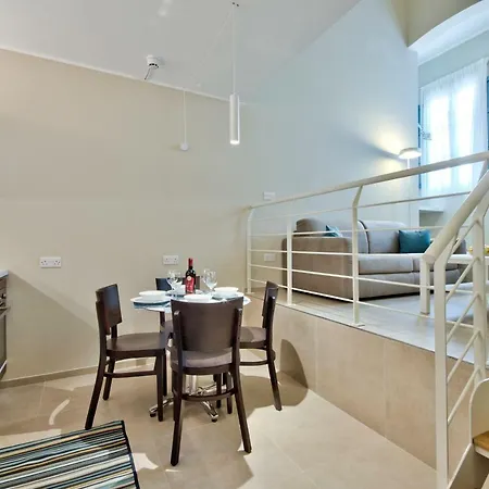 Spinola Park - The One Bedroom Loft Apartment *