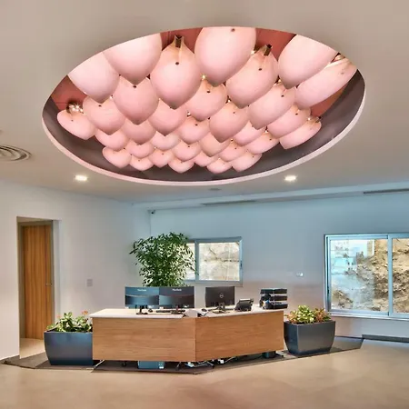 Spinola Park - The One Bedroom Loft